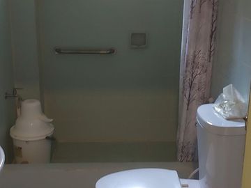HOUSE & LOT FOR SALE NEAR AIRPORT ID 14877
