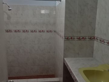 ¡Ubicadisima! Casa en Venta - Urb. Residencial Bellavista