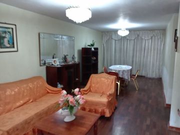 ¡Ubicadisima! Casa en Venta - Urb. Residencial Bellavista