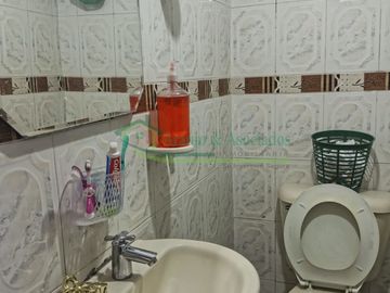VENDEMOS EN GIRARDOT, CASA - NEGOCIO  EN LA VIA PRINCIPAL  DEL BARRIO CENTENARIO