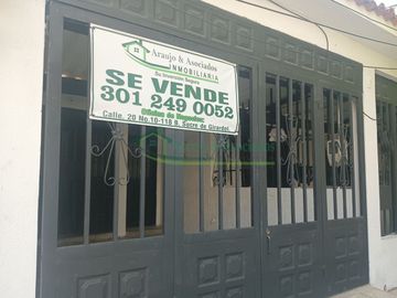 VENDEMOS EN GIRARDOT, CASA - NEGOCIO  EN LA VIA PRINCIPAL  DEL BARRIO CENTENARIO