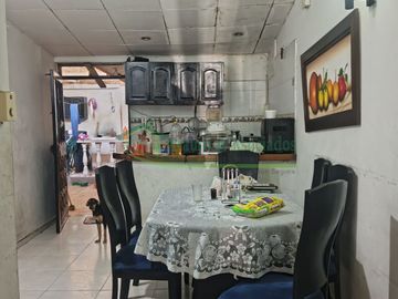 VENDEMOS EN GIRARDOT, CASA - NEGOCIO  EN LA VIA PRINCIPAL  DEL BARRIO CENTENARIO