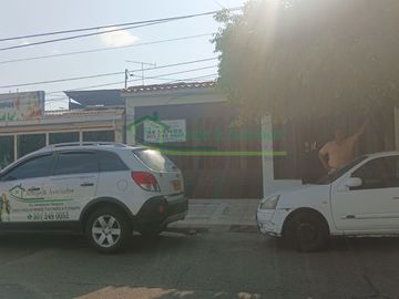 VENDEMOS EN GIRARDOT, CASA - NEGOCIO  EN LA VIA PRINCIPAL  DEL BARRIO CENTENARIO