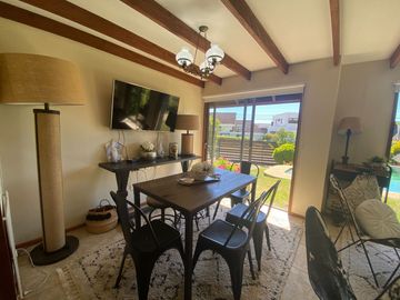 CASA EN AVENIDA DEL RIO PINGUERAL