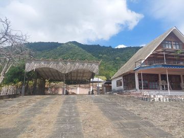 Casa con terreno de venta montecristi zona norte