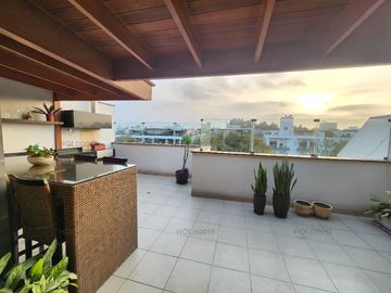 Moderno Departamento Dúplex en La Mejor Zona de Chacarilla.