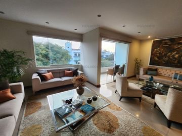 Moderno Departamento Dúplex en La Mejor Zona de Chacarilla.