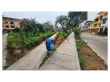 Venta De Casa Como Terreno De Dos Pisos En San Juan De Lurigancho