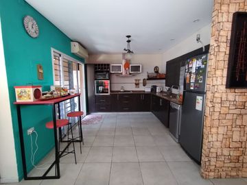 Castelar Sur - Venta - Casa 4 Ambientes