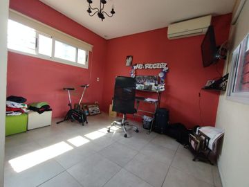 Castelar Sur - Venta - Casa 4 Ambientes