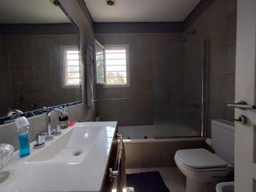 Castelar Sur - Venta - Casa 4 Ambientes