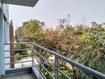 VENTA DE HERMOSO DEPARTAMENTO CON BALCÓN Y COCHERA EN SAN BORJA