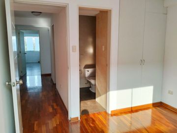 VENTA DE HERMOSO DEPARTAMENTO CON BALCÓN Y COCHERA EN SAN BORJA