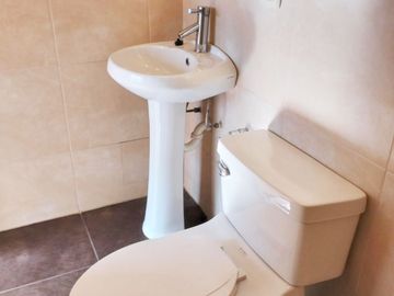 VENTA DE HERMOSO DEPARTAMENTO CON BALCÓN Y COCHERA EN SAN BORJA