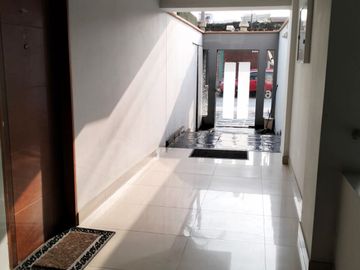 VENTA DE HERMOSO DEPARTAMENTO CON BALCÓN Y COCHERA EN SAN BORJA
