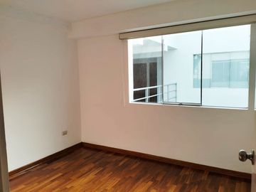 VENTA DE HERMOSO DEPARTAMENTO CON BALCÓN Y COCHERA EN SAN BORJA