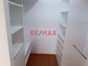 Vendo Iluminado Y Bien Distribuido Depa Con Cochera A 2 Cuadras De Pardo Miraflores