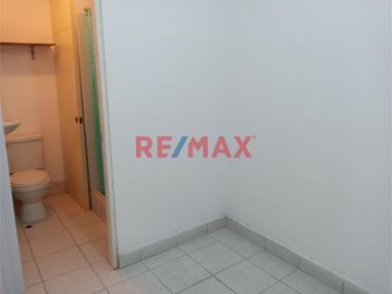 Vendo Iluminado Y Bien Distribuido Depa Con Cochera A 2 Cuadras De Pardo Miraflores