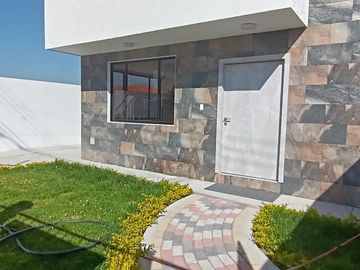 VENTA DE CASA INDEPENDIENTE A ESTRENAR – San Rafael