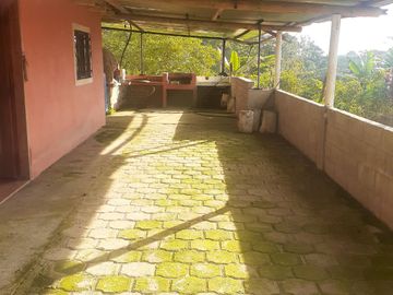 VENDO CASA RUSTICA, TERRENO 2593M2, CLIMA CALIDO