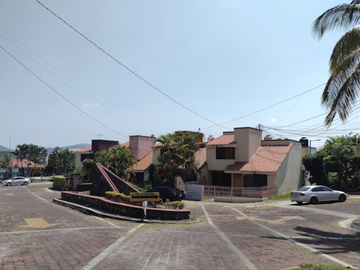 VENTA DE HERMOSA CASA EN RESIDENCIAL TEJALPA CASA 26, JIUTEPEC, MORELOS, EXCELENTE OPORTUNIDAD