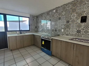 VENTA DE HERMOSA CASA EN RESIDENCIAL TEJALPA CASA 26, JIUTEPEC, MORELOS, EXCELENTE OPORTUNIDAD