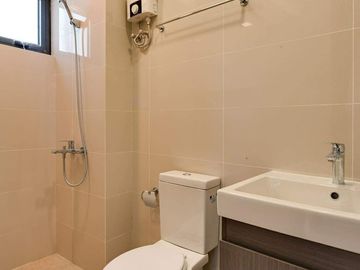 FOR SALE - 3 Storey Townhouse with Roof Deck in Teacher's Village East, Quezon City