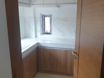 FOR SALE - 6 Compound Townhouse with Elevator in New Manila, Quezon City