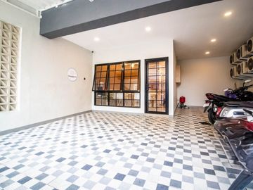 Dijual Cepat Kost Baru Furnished 38 Kamar, di Tomang Grogol Jakarta Barat