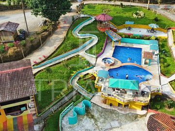 VENTA HOSTERIA FUNCIONAL EQUIPADA INVERSIÓN SANTO DOMINGO ECUADOR