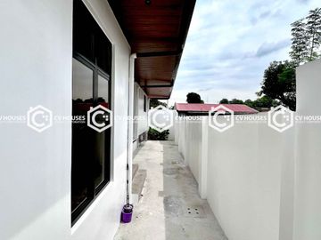 5 Bedrooms Lovely Bungalow House for Sale with Basement!