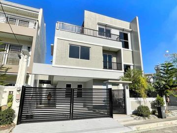 SPACIOUS MODERN SINGLE ATTACHED HOUSE AND LOT IN THE ORCHARD GREEN MEADOSW