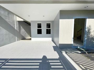 SPACIOUS MODERN SINGLE ATTACHED HOUSE AND LOT IN THE ORCHARD GREEN MEADOSW
