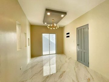 SPACIOUS MODERN SINGLE ATTACHED HOUSE AND LOT IN THE ORCHARD GREEN MEADOSW