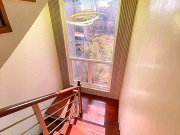 SPACIOUS MODERN SINGLE ATTACHED HOUSE AND LOT IN THE ORCHARD GREEN MEADOSW