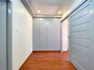 SPACIOUS MODERN SINGLE ATTACHED HOUSE AND LOT IN THE ORCHARD GREEN MEADOSW