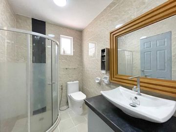 SPACIOUS MODERN SINGLE ATTACHED HOUSE AND LOT IN THE ORCHARD GREEN MEADOSW