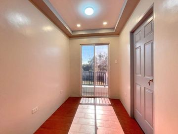 SPACIOUS MODERN SINGLE ATTACHED HOUSE AND LOT IN THE ORCHARD GREEN MEADOSW