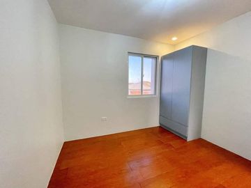 SPACIOUS MODERN SINGLE ATTACHED HOUSE AND LOT IN THE ORCHARD GREEN MEADOSW