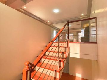 SPACIOUS MODERN SINGLE ATTACHED HOUSE AND LOT IN THE ORCHARD GREEN MEADOSW