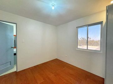SPACIOUS MODERN SINGLE ATTACHED HOUSE AND LOT IN THE ORCHARD GREEN MEADOSW