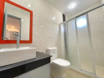 SPACIOUS MODERN SINGLE ATTACHED HOUSE AND LOT IN THE ORCHARD GREEN MEADOSW