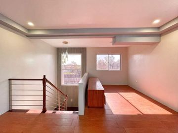 SPACIOUS MODERN SINGLE ATTACHED HOUSE AND LOT IN THE ORCHARD GREEN MEADOSW