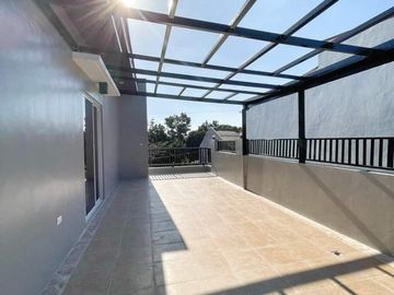 SPACIOUS MODERN SINGLE ATTACHED HOUSE AND LOT IN THE ORCHARD GREEN MEADOSW