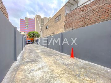 Terreno Comercial en Lince: Inversión Estratégica en Zona de Alto Tránsito
