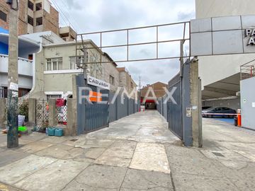 Terreno Comercial en Lince: Inversión Estratégica en Zona de Alto Tránsito