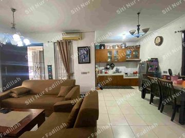 Rumah 2 Lantai dengan Fasilitas Lengkap di Cluster Serenade Lake, Gading Serpong