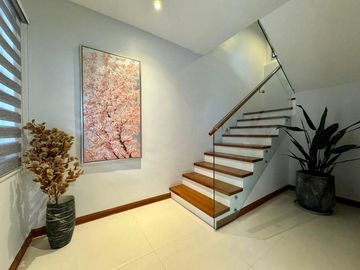 FOR SALE: 3-Bedroom Townhouse / Duplex in Socorro, Quezon City