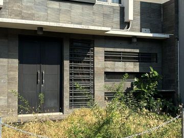 Rumah Dharmahusada Utara Luas SHM Bonus Rumah dkt Manyar Kertajaya Surabaya Timur