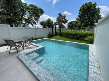 English colonate style & luxury European architecture, Pool villa ,3-storey house , back side is Mae Kha canal